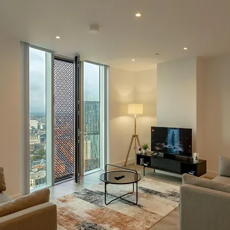 Ahg Luxury Tower Suite - 44Th Floor With Stunning City Views At Central Manchester Esterno foto